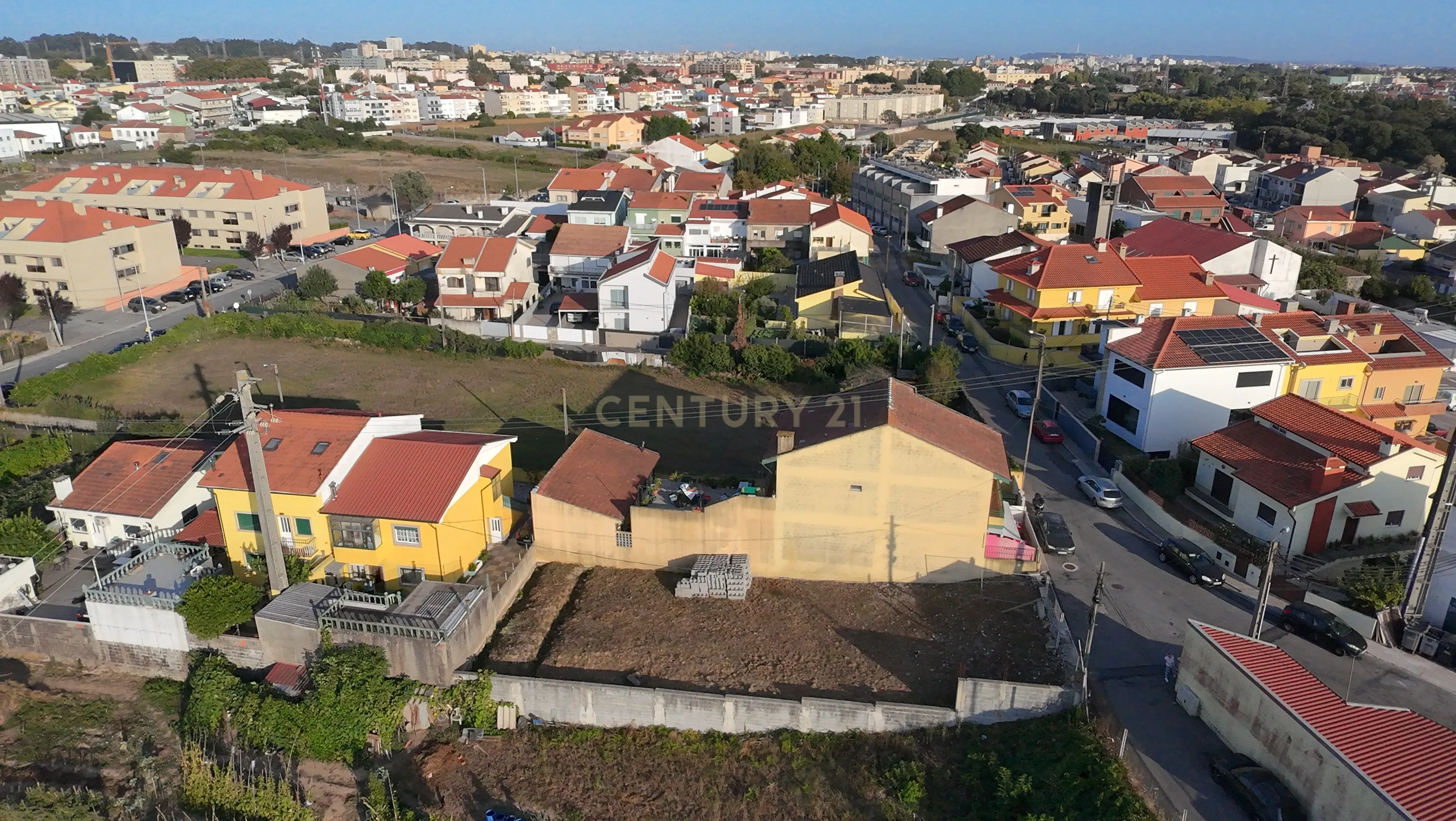 Fotografia 4 de Terreno urbano com 371m2 em Guifões, Matosinhos