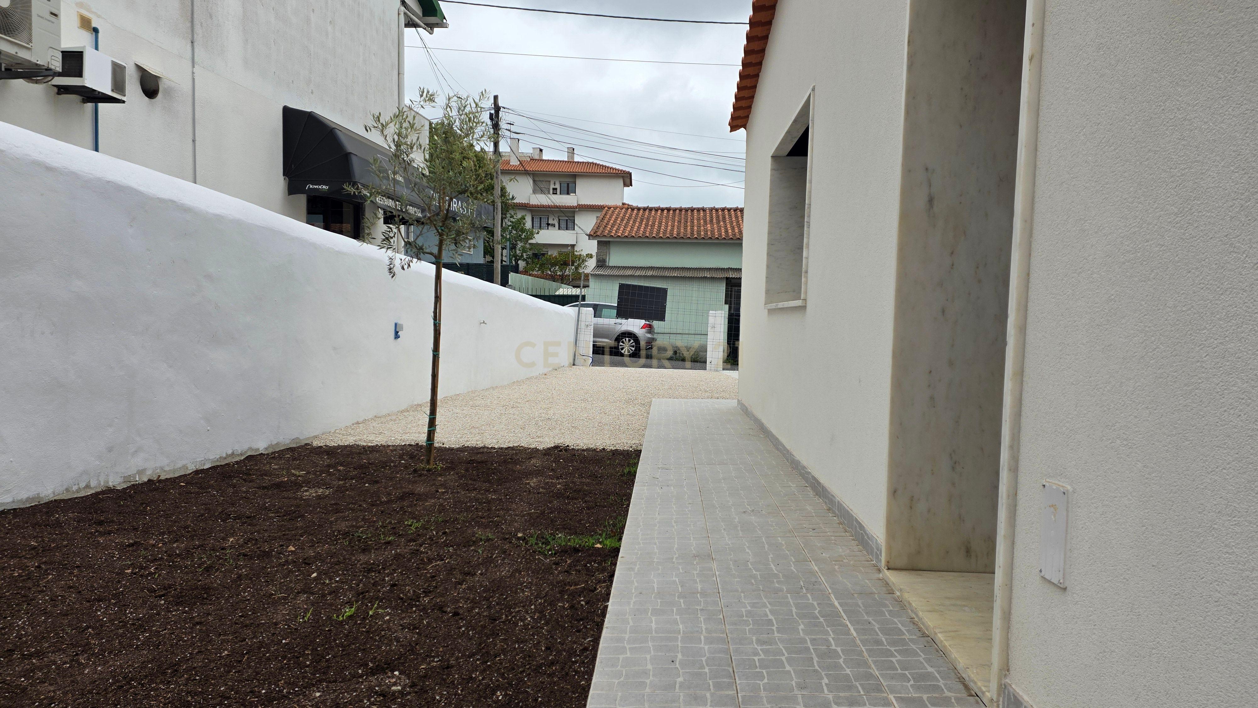 Fotografia 4 de Lourel Sintra,  moradia T2 térrea, nova a estrear