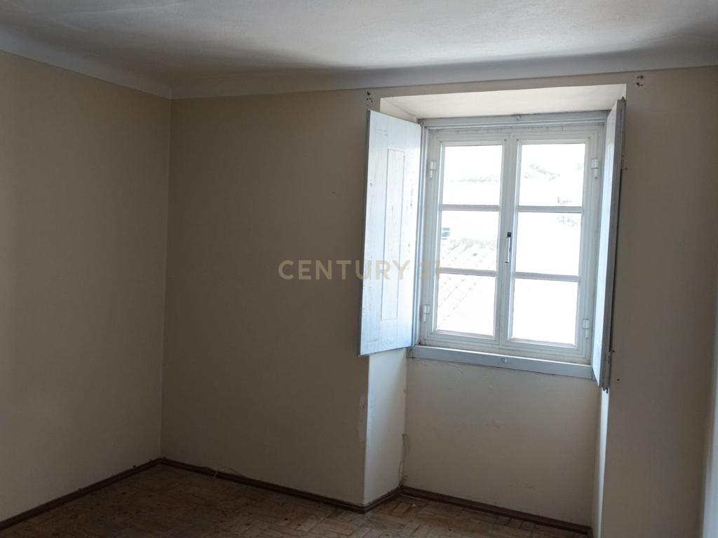 Espaçosa Moradia para Recuperação em Estremoz  - Image 11