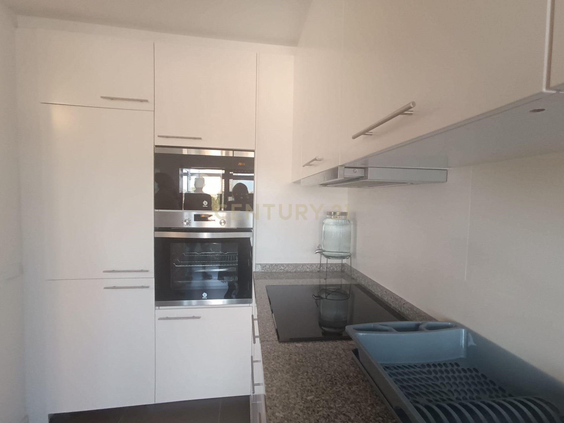 Apartamento mobilado com dois quartos e vista para o mar e para o Porto de Leixões em Leça da Palmeira, Matosinhos - Image 9