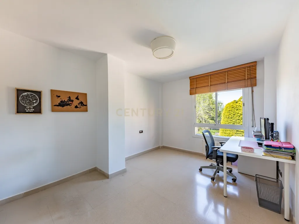 Luminoso chalet de esquina em Sant Cugat del Vallès. - Image 15