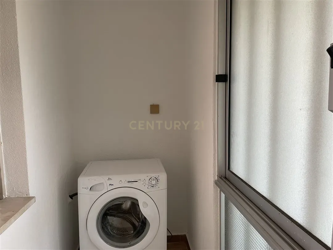 Apartamento T3 Duplex em Telheiras – 104 m², Estacionamento e Arrecadação - Image 23