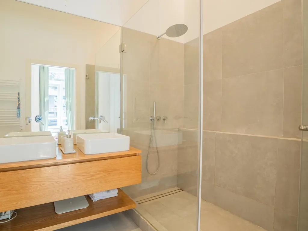 Apartamento T5 de Charme com Jardim Privativo nas Avenidas Novas | Avenida 5 de Outubro, Lisboa - Image 31