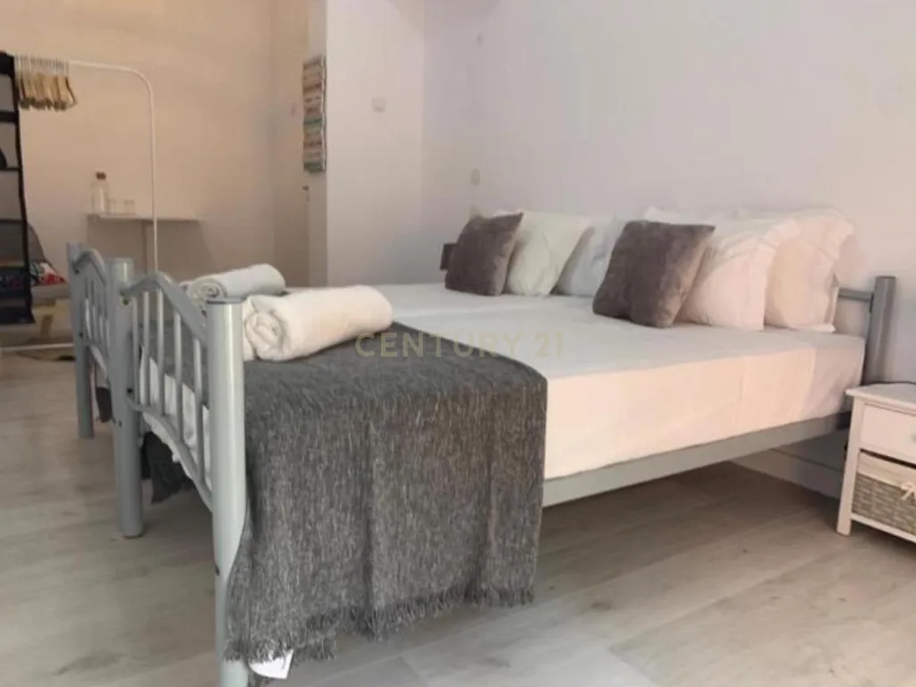 Apartamento T3 + 1 com Licença de Alojamento Local – Estrela / Campo de Ourique, Lisboa - Image 21