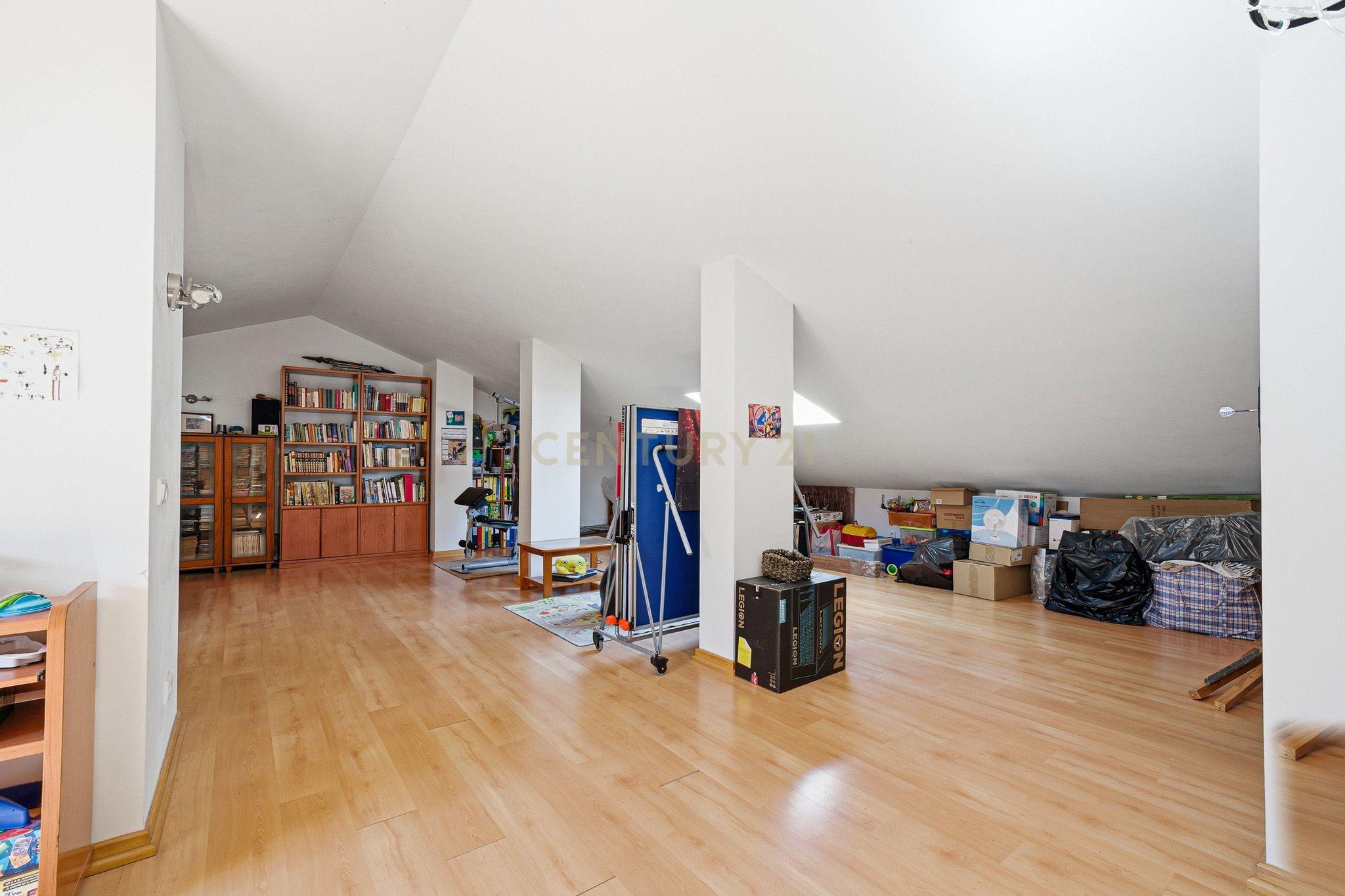 Fotografia 7 de Apartamento T3 Duplex Samouco | Box para 2 Viaturas | Elevador