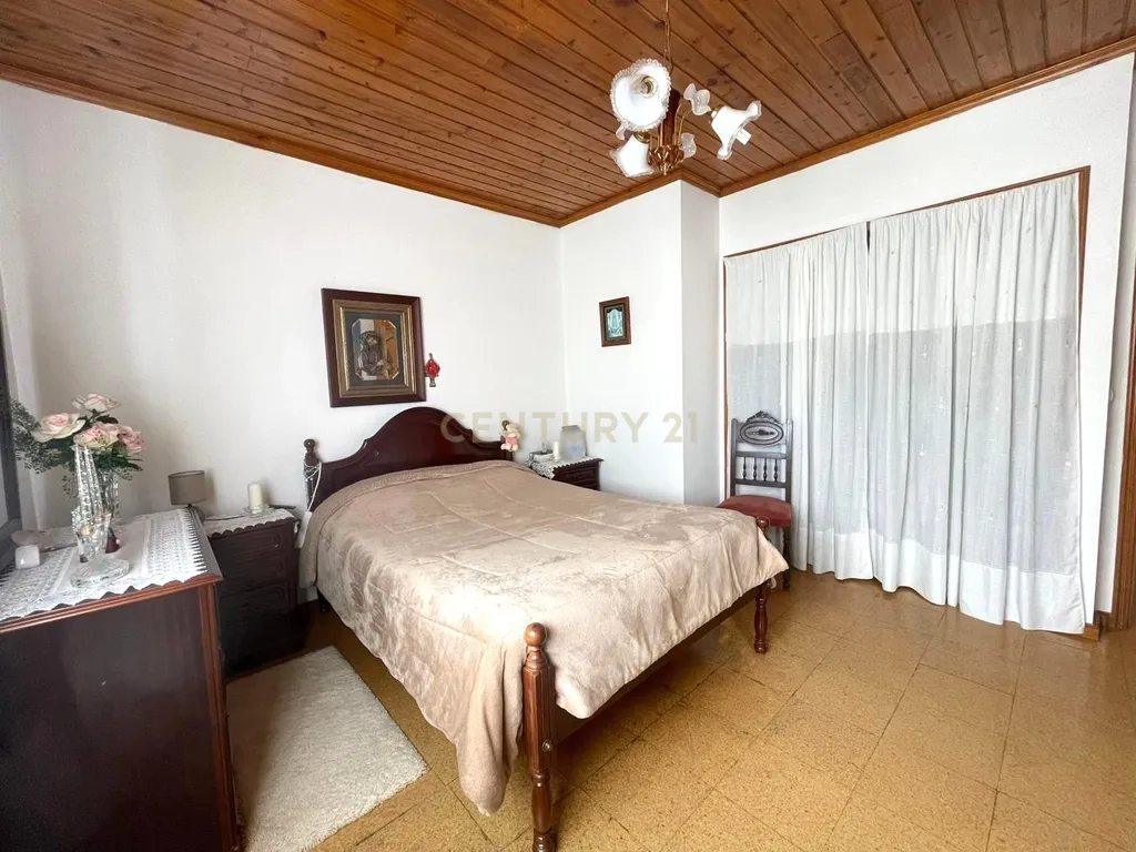 Exclusiva Moradia T4 Inserida em Lote de 753,5 m² nos Arrifes - Image 34