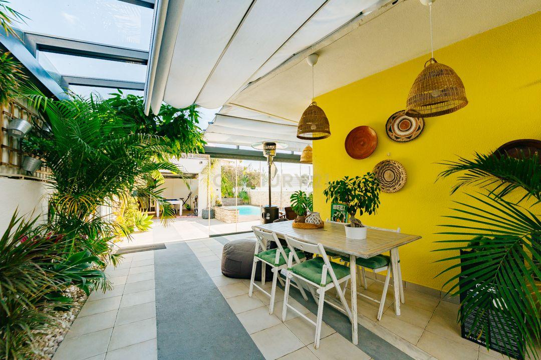 Luxuosa Moradia Renovada com Vista Panorâmica em Loures - Image 11
