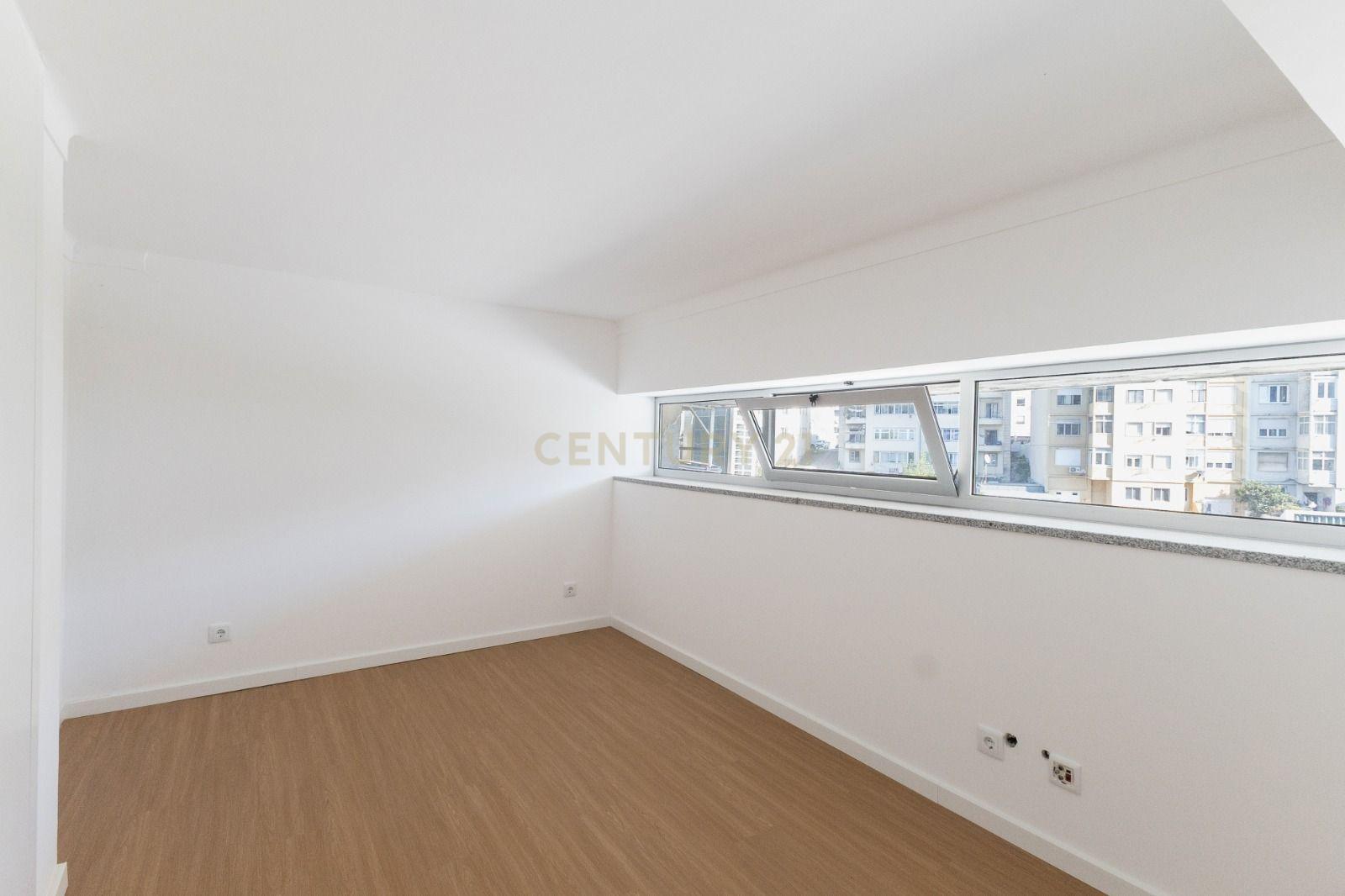 Apartamento T2 à venda em Coimbra (Sé Nova, Santa Cruz, Almedina e São Bartolomeu), Coimbra — foto 16