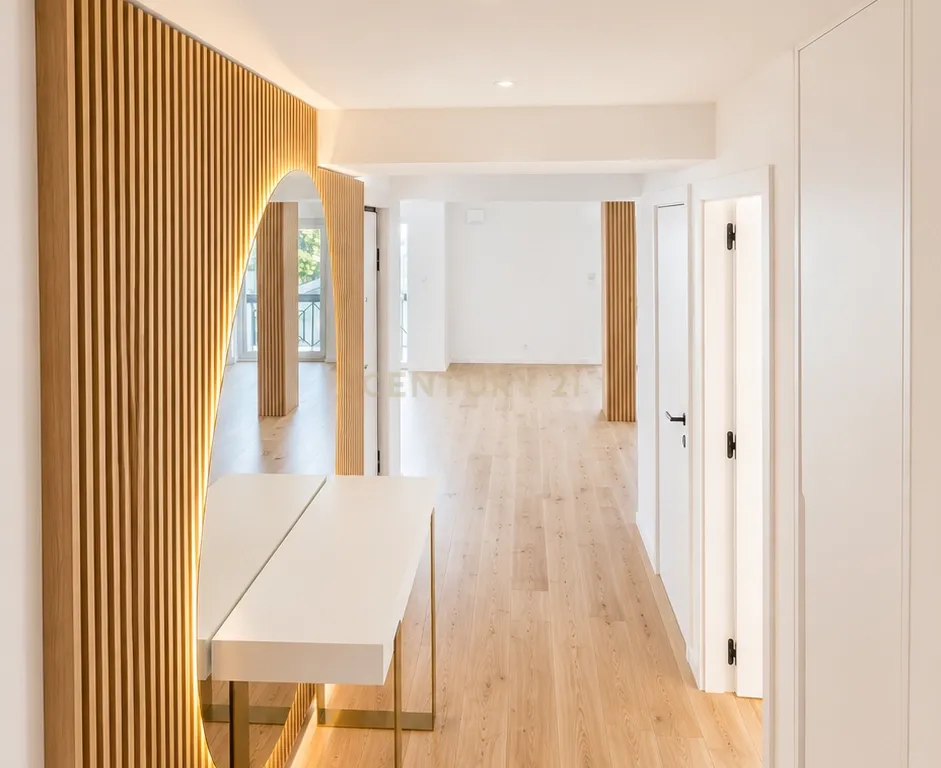 Apartamento T3 como novo centro de Cascais e com vista mar - Image 2