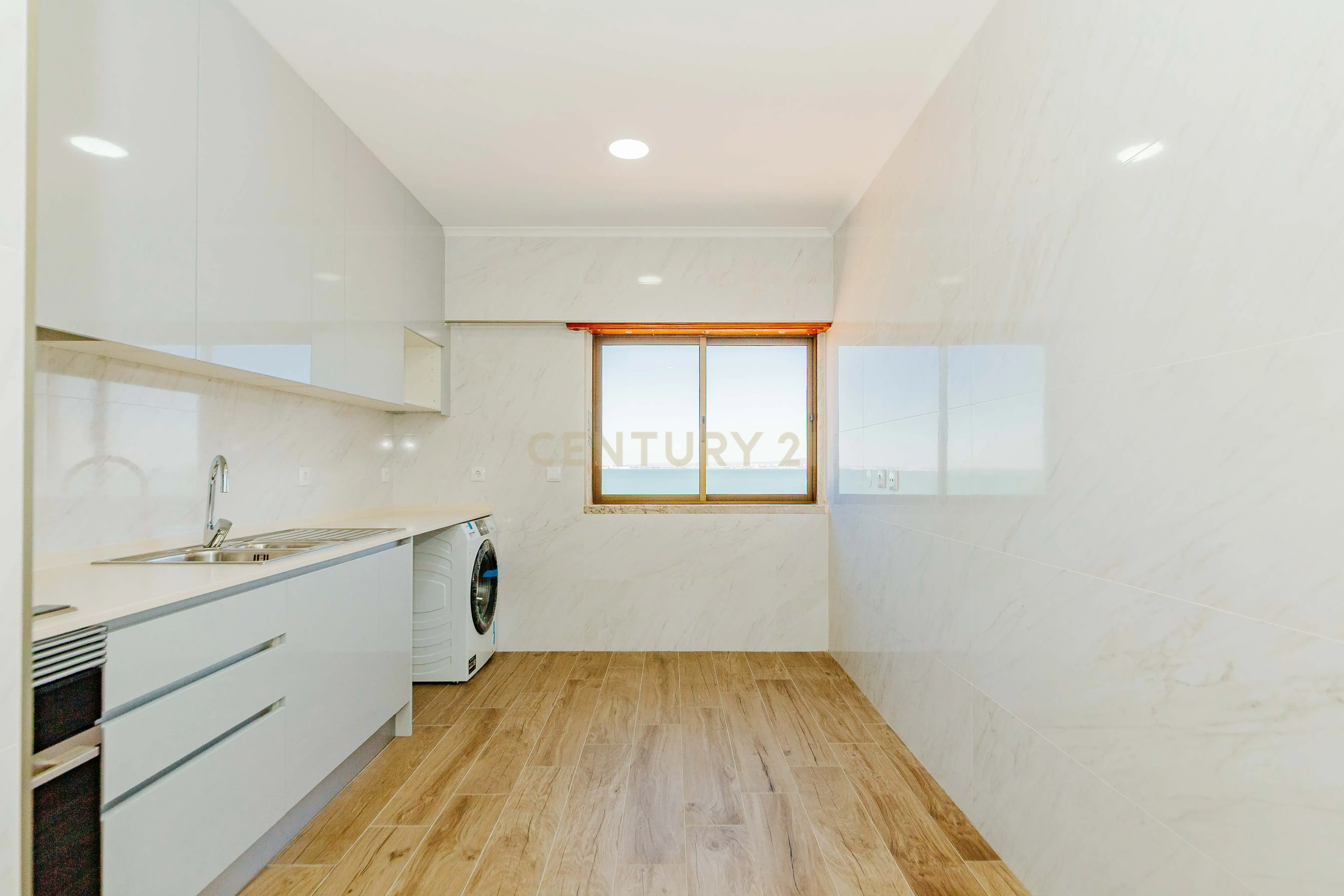 Apartamento T3 Renovado com Vista Rio em Santa Apolónia – Viva no Coração de Lisboa - Image 18