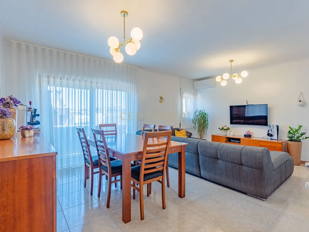 Apartamento T2 com terraço panorâmico – Rio Tinto - Image 1