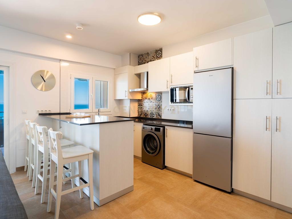 Apartamento de Luxo com Vista para a Praia emFuengirola Málaga - Image 5