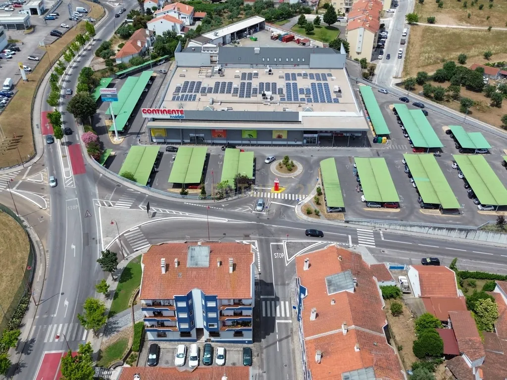 Apartamento T3 com garagem e arrecadação em Abrantes - Image 36