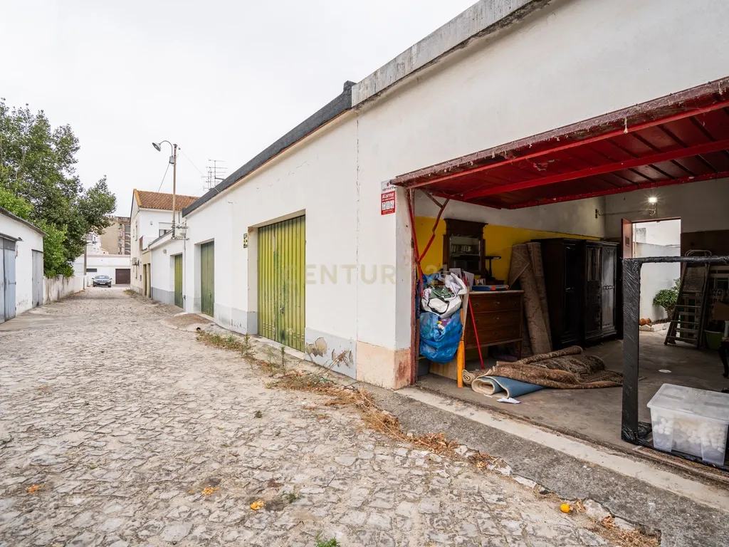 Apartamento T3 Transformado em T2 - Logradouro e Garagem BOX - Junto ao Tribunal e Parque Municipal - Montijo - Image 21