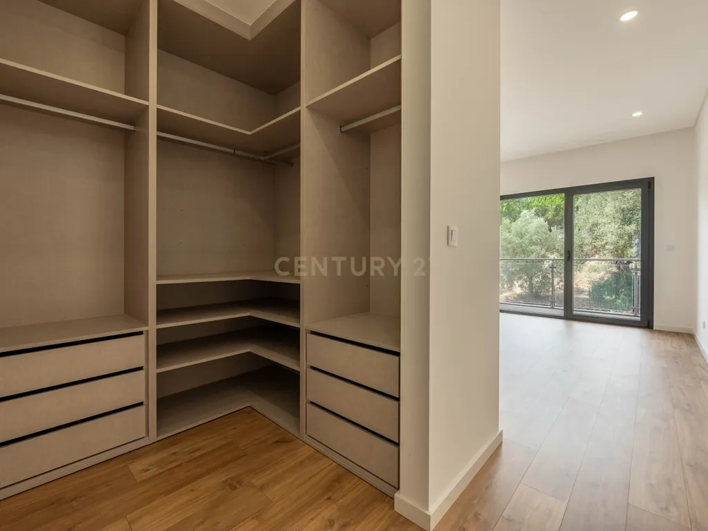 T3 com vista rio, box para 4 carros | Póvoa de Santa Iria - Image 18