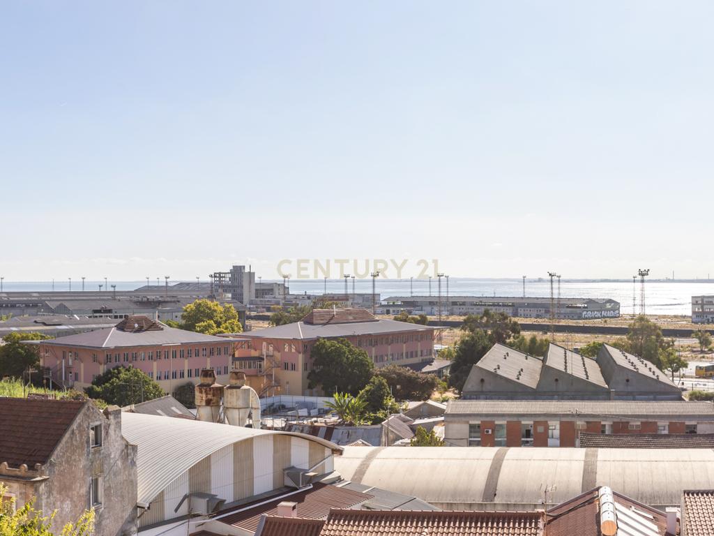 Apartamento T3 em Almada com Excelente Localização - Image 33