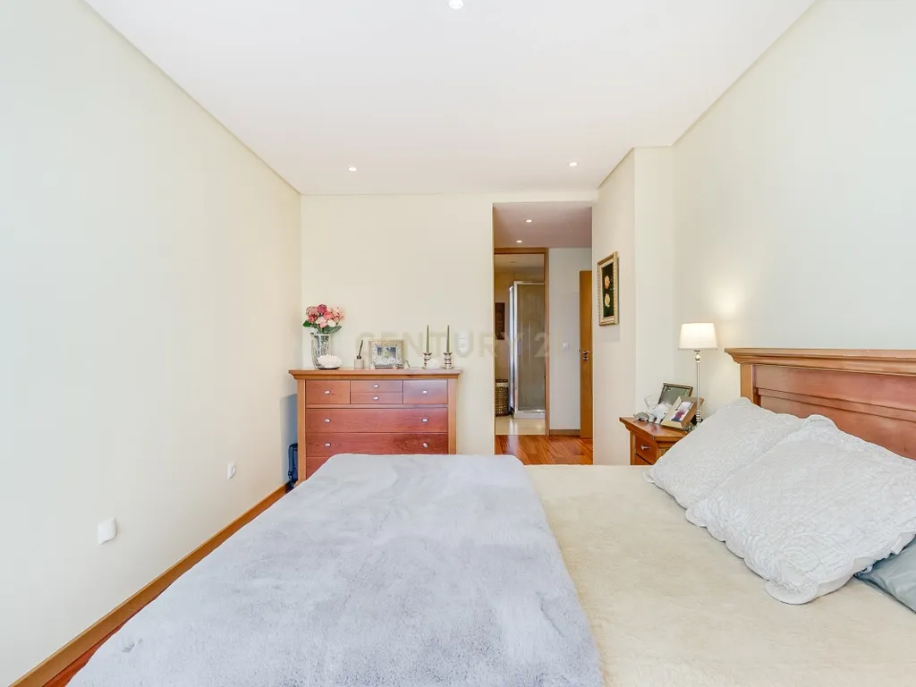 Apartamento T2 com Box p/ 2 Carros - Malvarosa, Alverca - Image 24