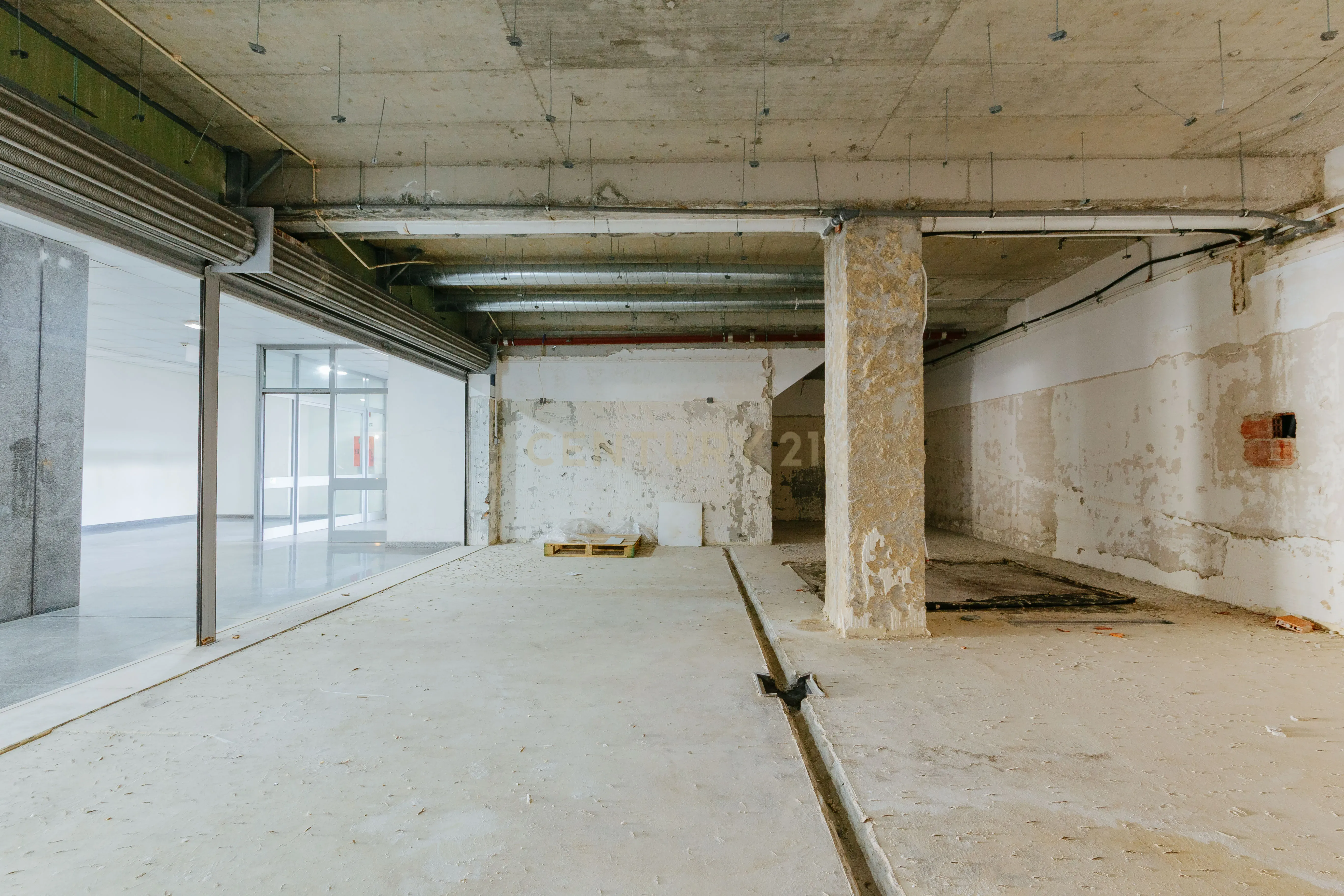 Fotografia 9 de LOJA - Galeria Comercial Benfica com estacionamento