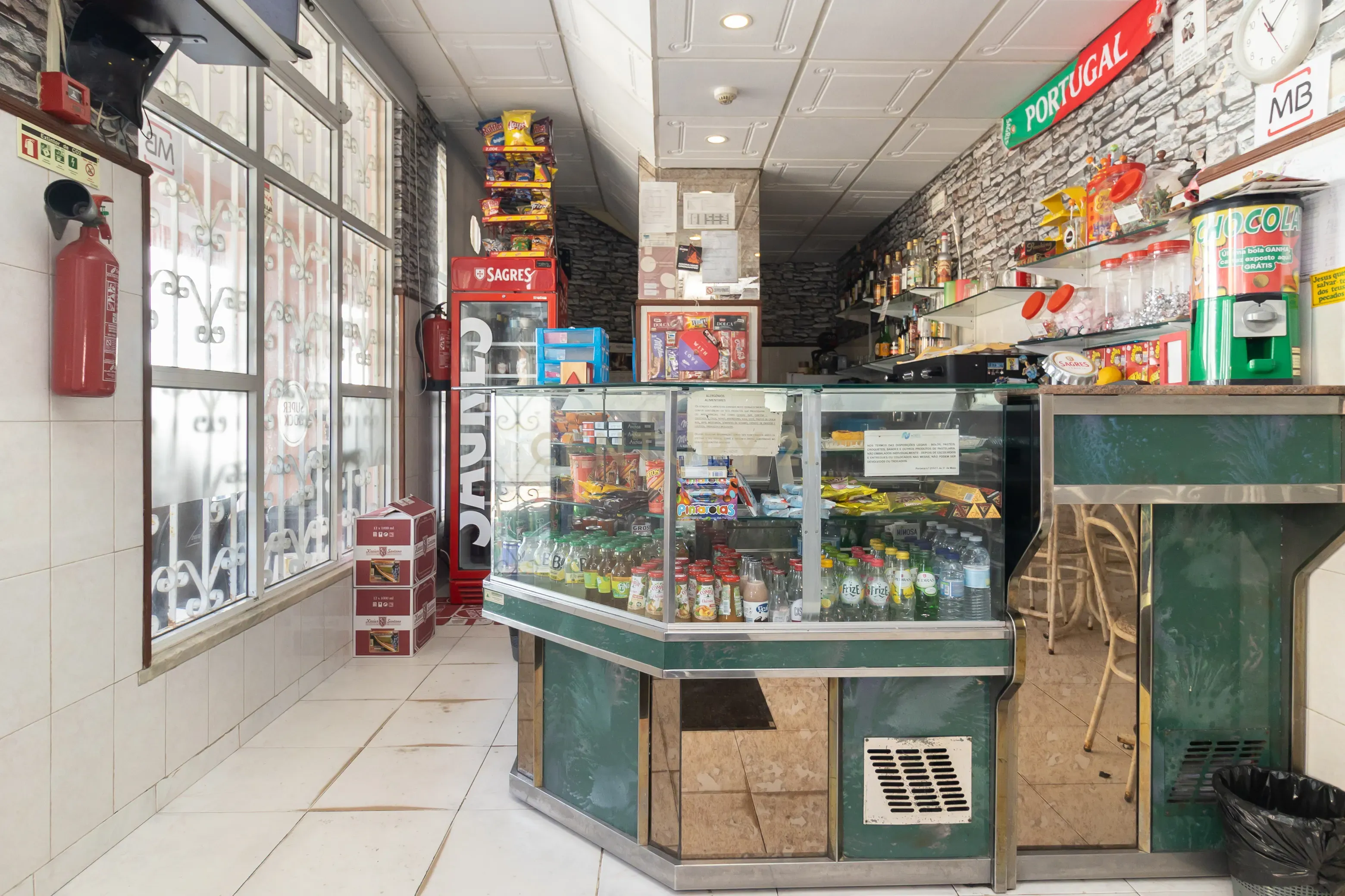 Espaço comercial à venda na Rua Henrique Augusto Pereira, nº2 - Image 14
