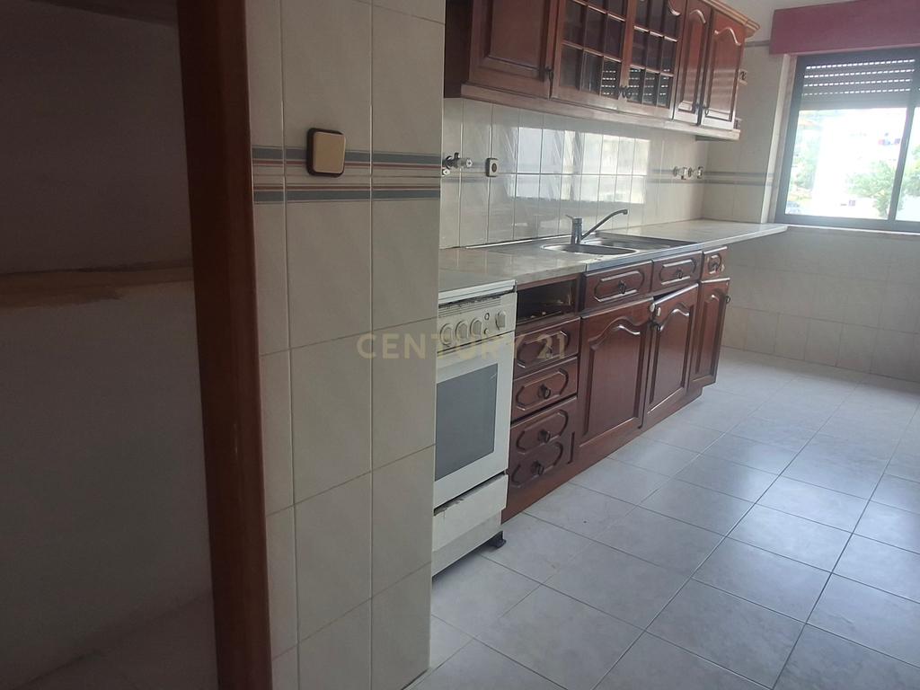 Venda de Apartamento T2  Arroja -  Odivelas - Image 1