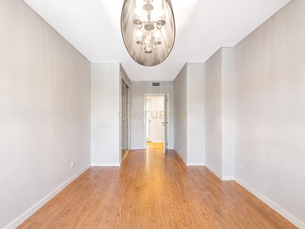 Apartamento T3 com Parqueamento e Arrecadação | Montijo - Image 19