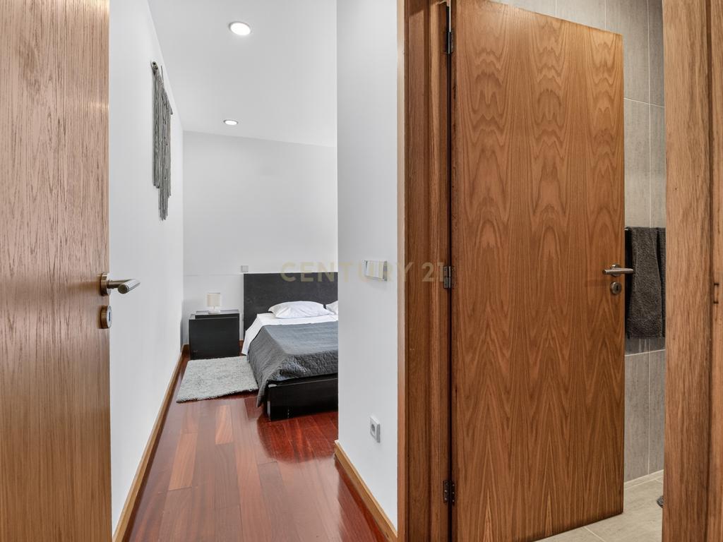 Moradia T4 Térrea de Sonho com Piscina, Campo de Futebol - Image 30