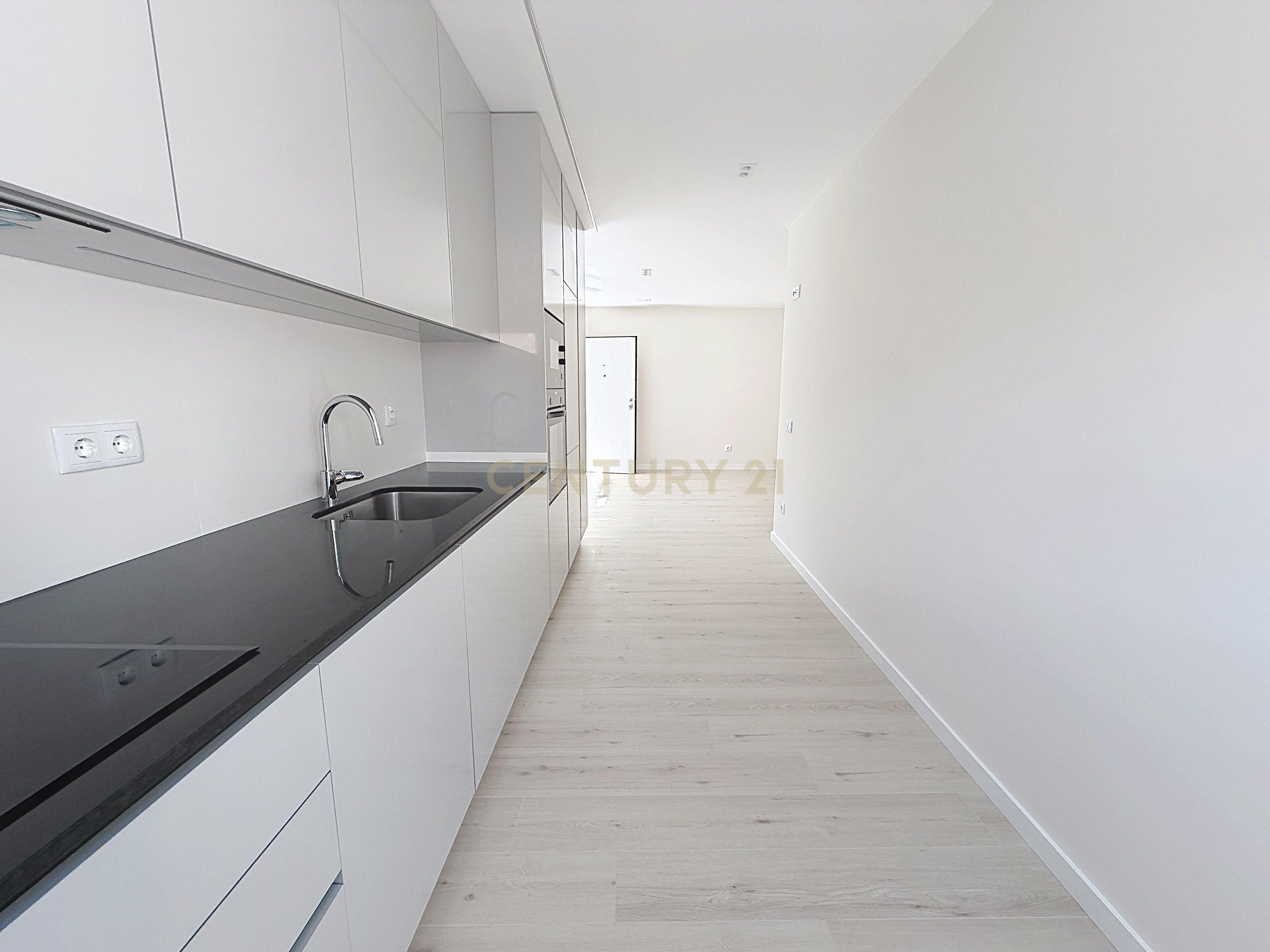 Fotografia 2 de Encantador Apartamento T2 na Praia de Pedrógão — Novo a Estrear | 235.000€