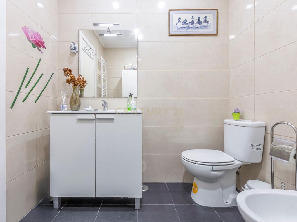 Apartamento T2 renovado para venda na pontinha - Image 12