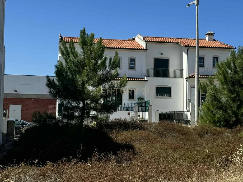 Terreno com Projeto Aprovado na Nazaré com licença a levantamento - Image 13