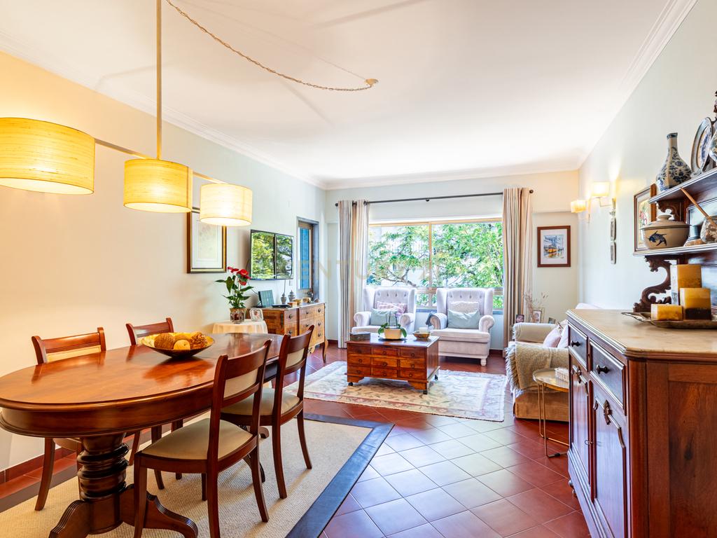 Apartamento T2 Junqueiro - Carcavelos - Cascais com varanda - Image 5