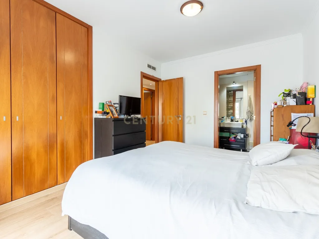 Apartamento T3 com 2 Terraços Gigantes e Vista Rio – A 10 min de Lisboa - Image 18
