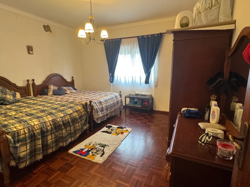 Espetacular Moradia T4 com Jardim e Vista Campestre em Alenquer - Image 26
