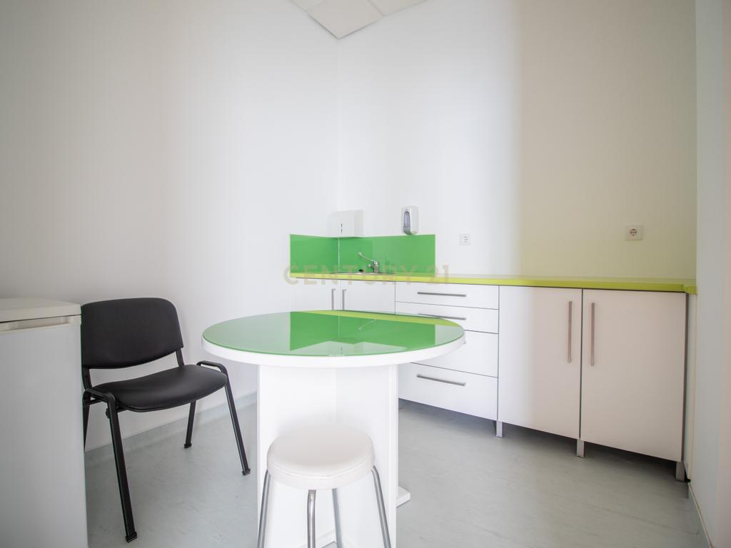 Espaço preparado para Clínica Dentária com garagem – Zona Histórica - Image 11
