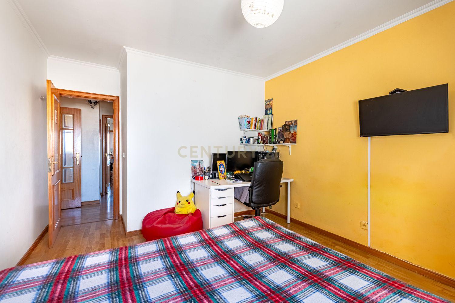 Fotografia 12 de Exclusivo T3+2 Duplex na Urbanização da Cavaleira | 205 m² de Área Total | Parqueamento