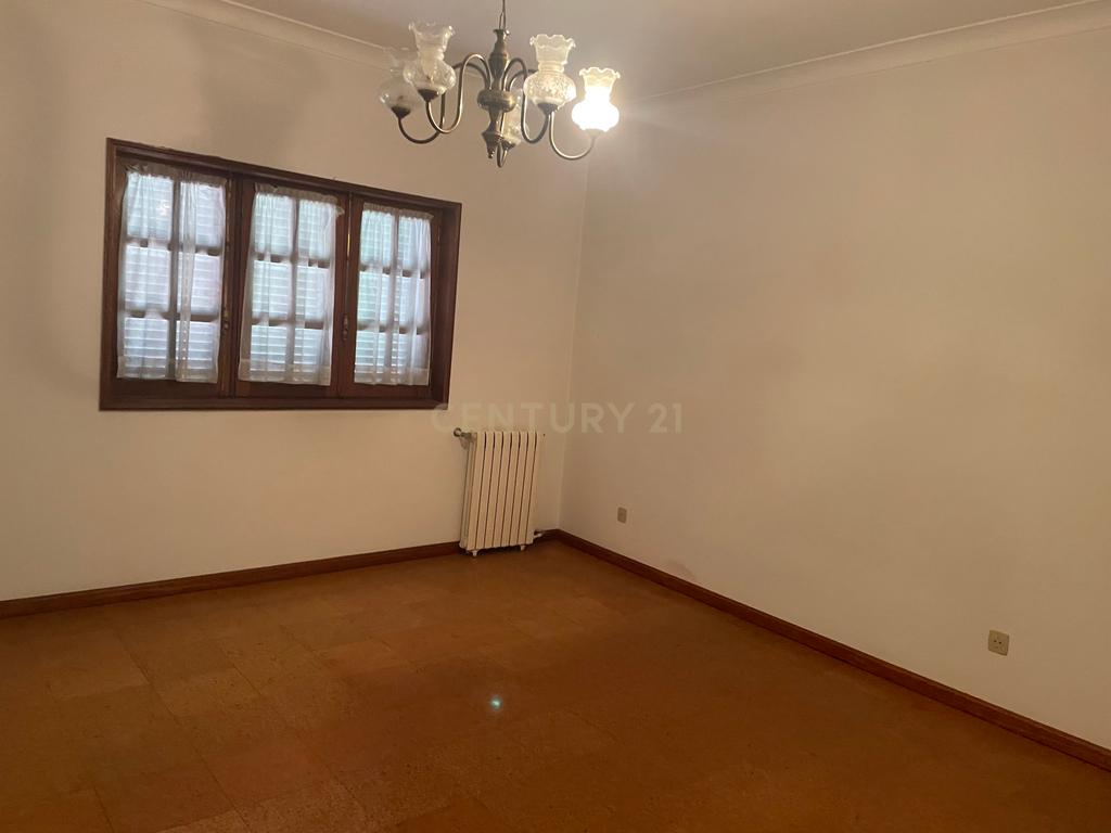 Casa T3 com Vista Panorâmica em Chaves - Image 4