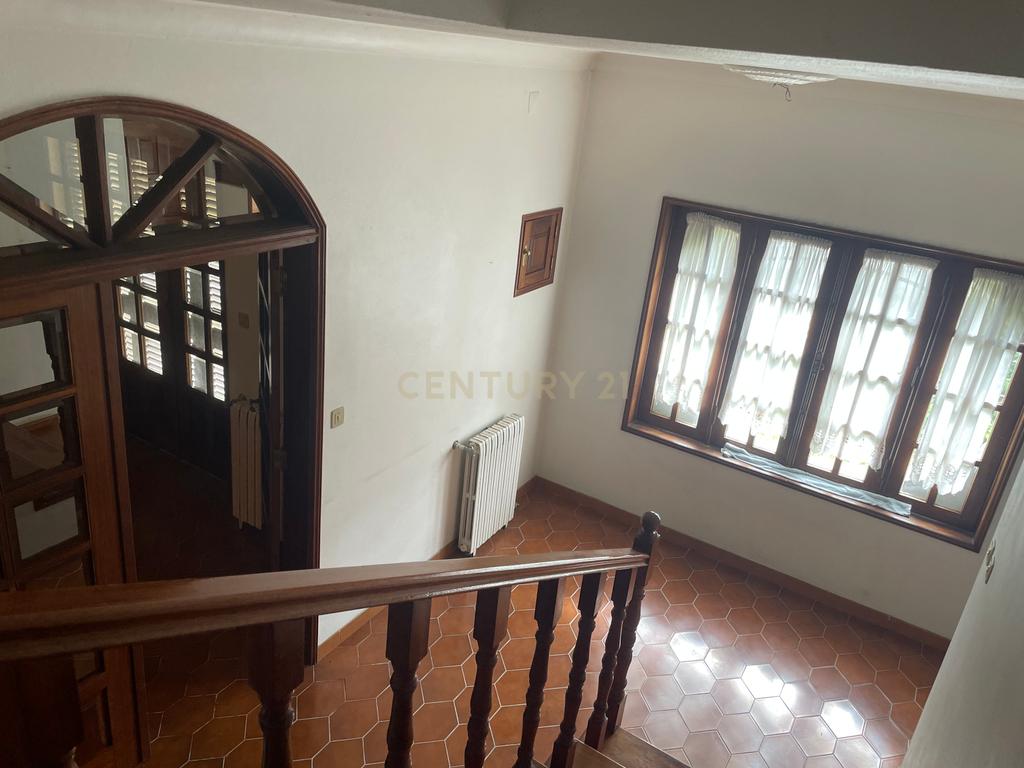 Casa T3 com Vista Panorâmica em Chaves - Image 1