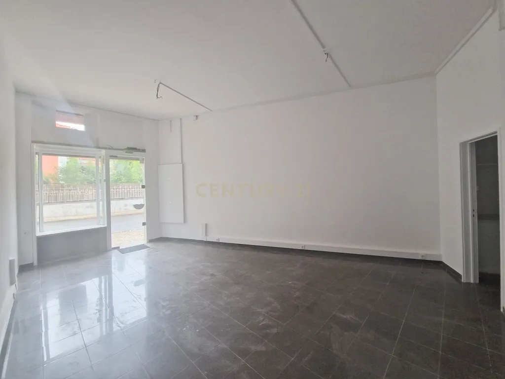 Loja para arrendamento em Carcavelos - Image 3