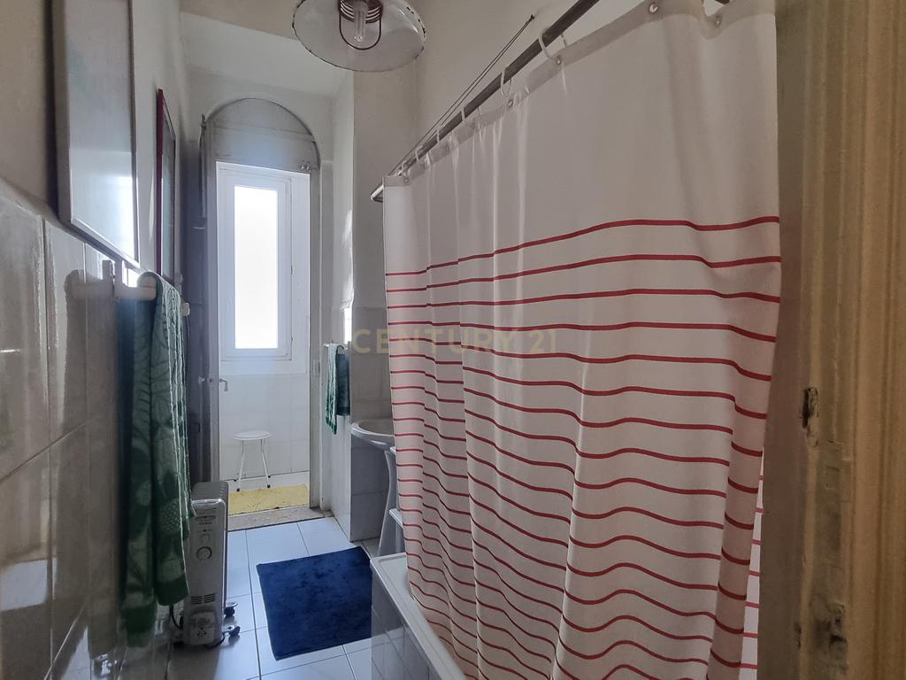 Apartamento Pombalino de Charme com 8 Assoalhadas – Av. Almirante Reis, Lisboa - Image 28