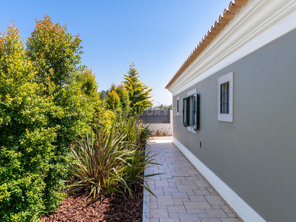 Moradia T5 com piscina em Sesimbra - Image 15