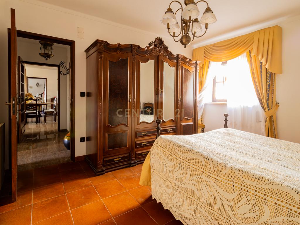 CONJUNTO MORADIA, 4 APARTAMENTOS E PAVILHÃO - Image 9