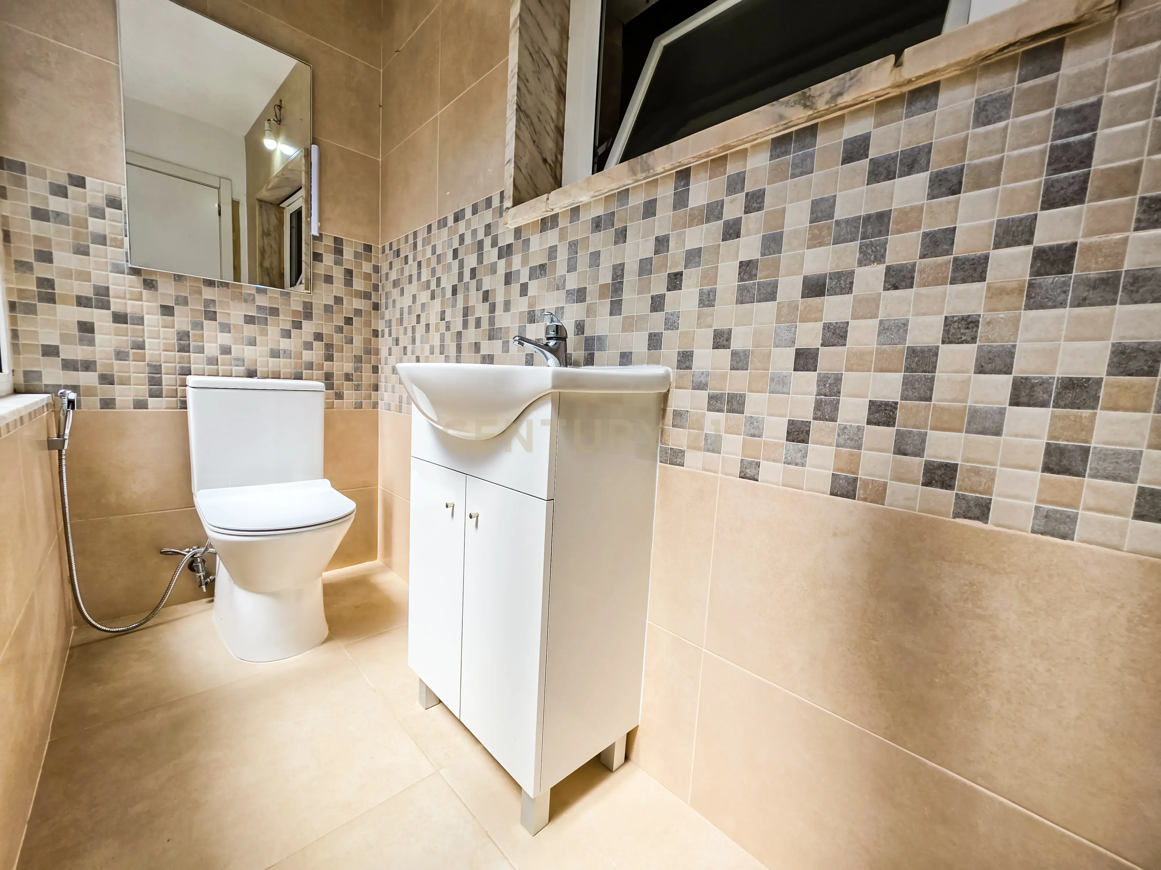 Fotografia 9 de Apartamento T2 Remodelado no Barreiro – Moderno, Versátil e Pronto a Habitar