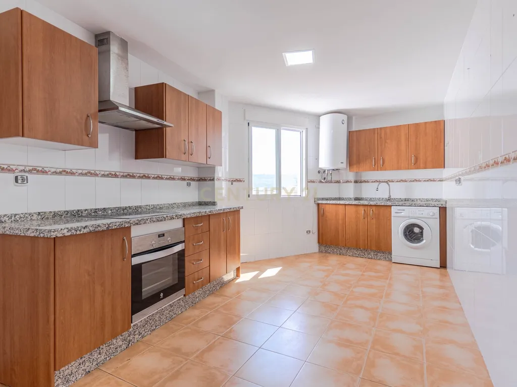 Apartamento T4 com Vista Panorâmica em Pulianas, Granada - Image 13