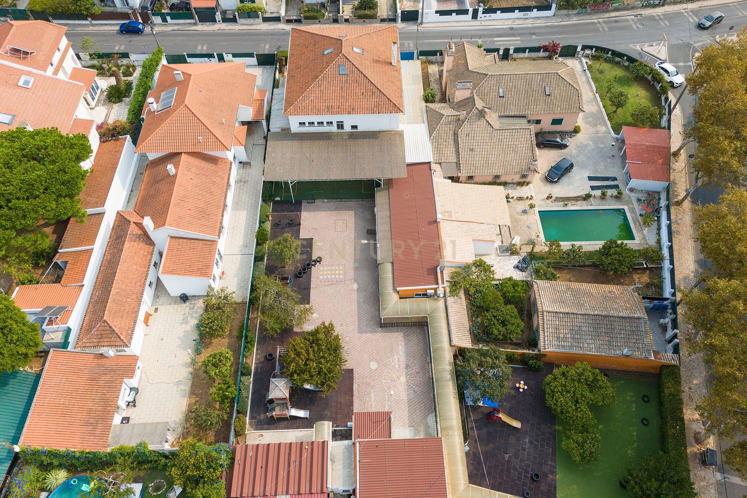 Moradia para venda | 500m² construídos | 1.060m² Terreno | Alapraia | São João do Estoril | Cascais - Image 2