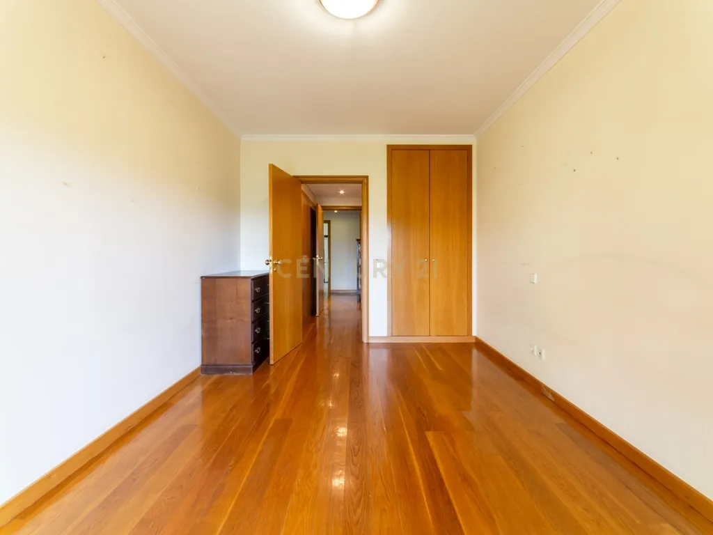 Apartamento T3 de Excelência na Foz do Douro – Porto - Image 9