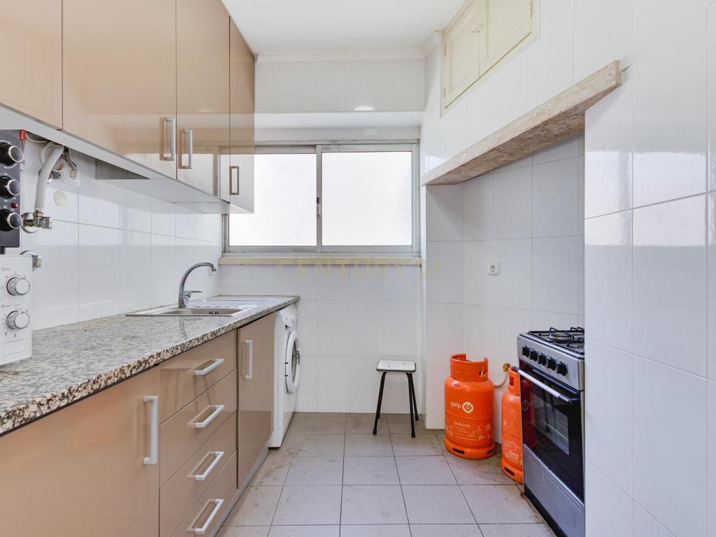 T3 para Arrendamento em Moscavide | Mobilado ou Sem Mobilia | Cozinha Equipada - Image 16