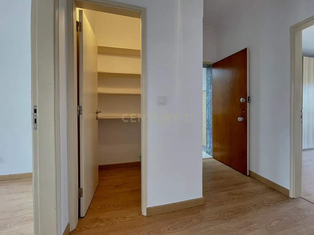 T2 para Arrendamento em Corroios – Conforto, Modernidade e Localização Privilegiada - Image 37