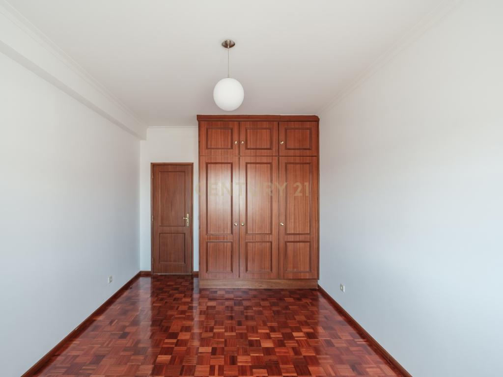 Apartamento T2 com suite e parqueamento - Samora Correia - Image 8