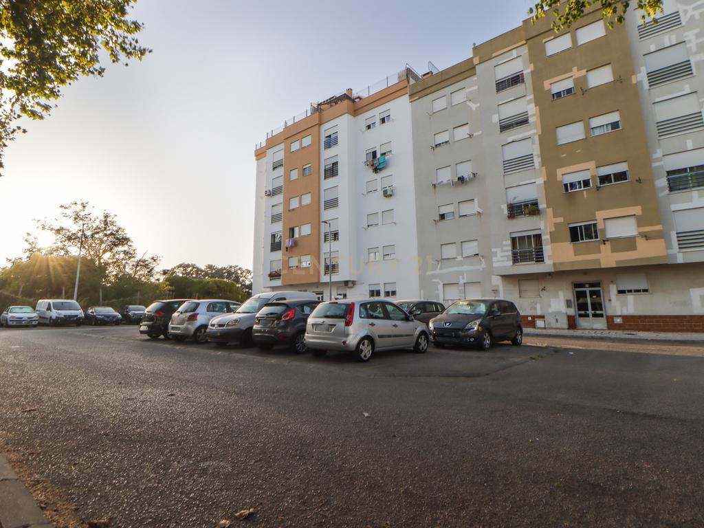 Apartamento T1 em  Farinheiras - Aldeia de Paio Pires - Seixal - Image 11
