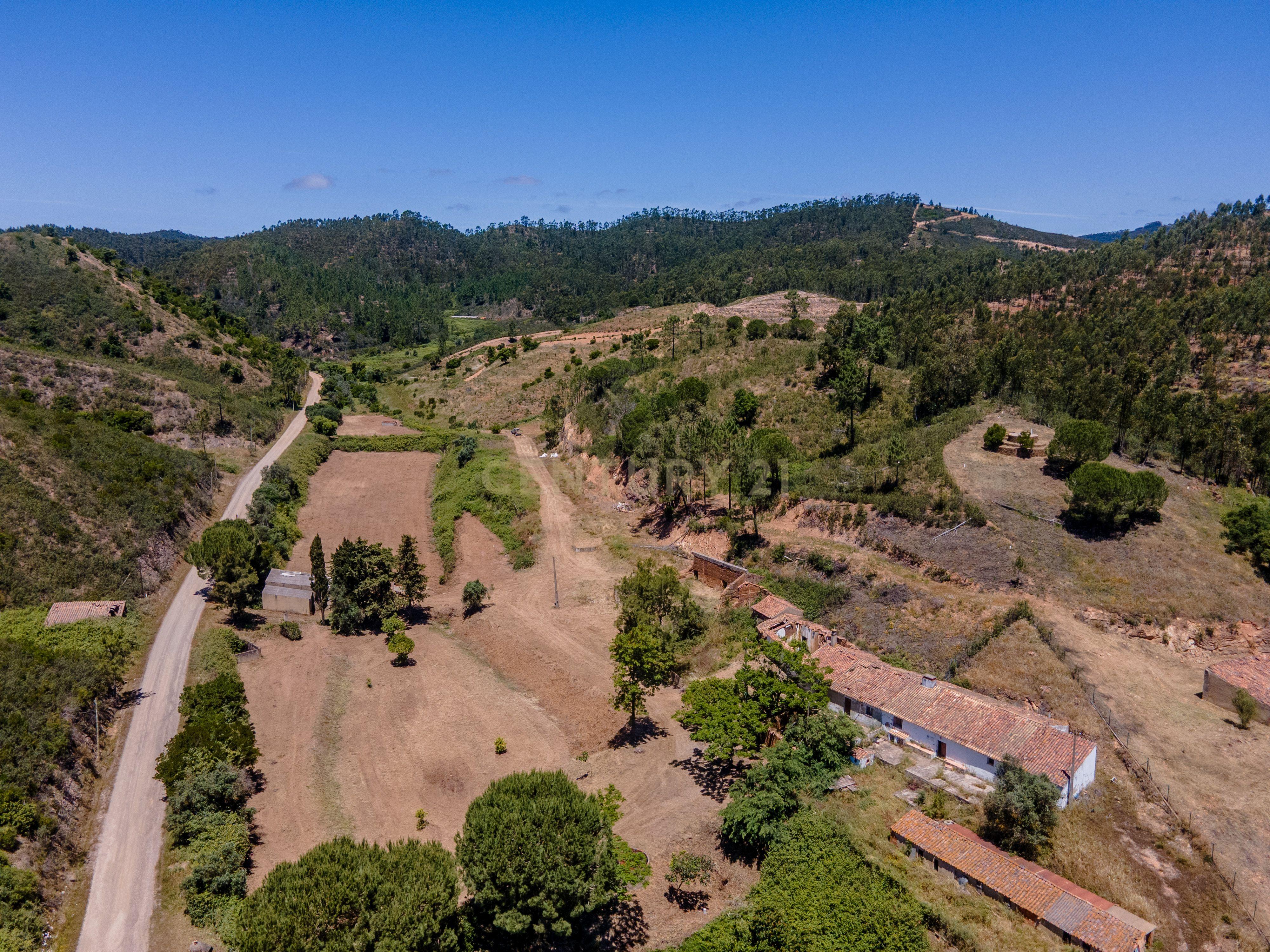 Fotografia 4 de Terreno à venda em Marmelete, Monchique - 90840m²
