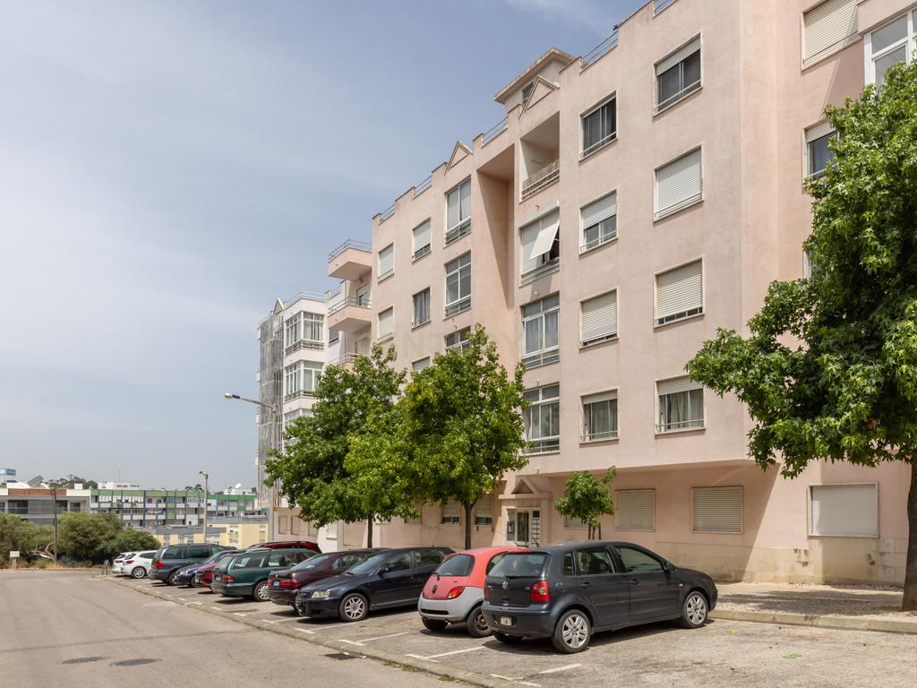 Apartamento T2 - Feijó com varanda - Image 23